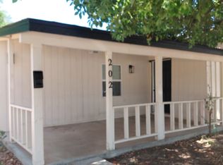 220 S Dode Ave, Farmersville, CA 93223