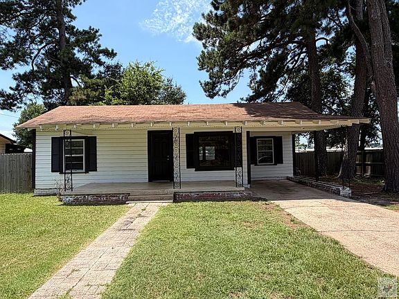 3rd image of 3705 Hickory St