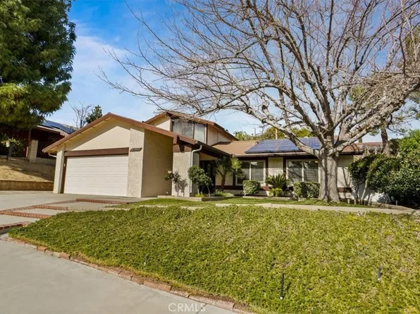 23041 Posada Dr, Santa Clarita, CA 91354