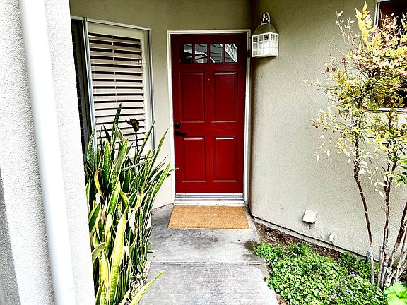 3rd image of 25 Baywood #43