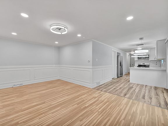 5th image of 1146 E 90th St