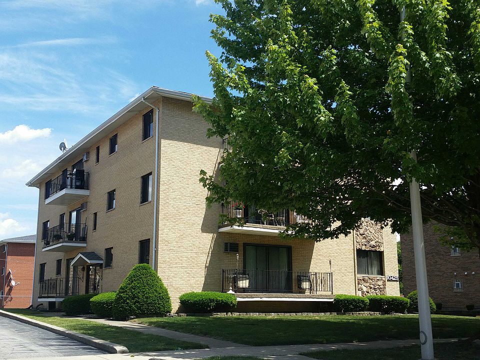 1st image of 10425 S Mayfield Ave #3A