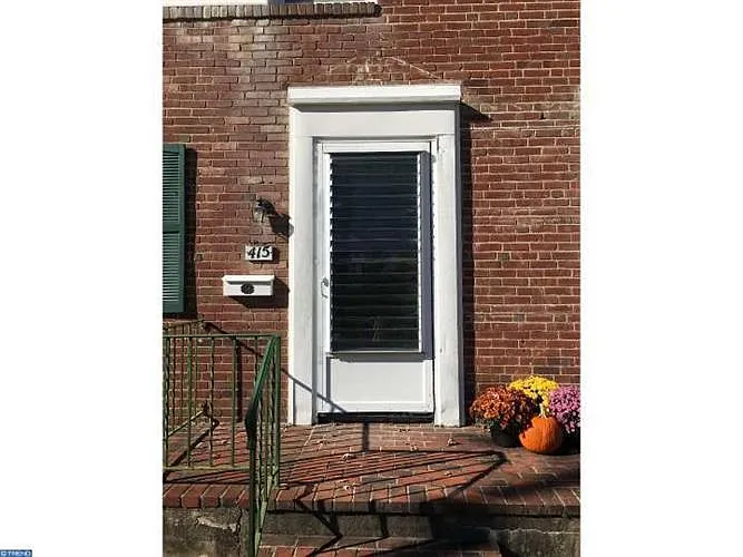 415 Forest Dr photo 1