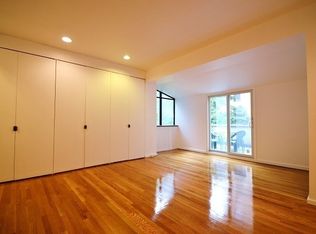 150 E 74th St APT 2E, New York, NY 10021