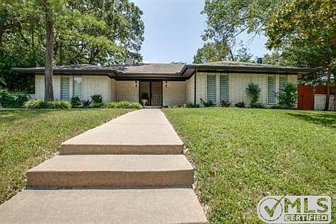2nd image of 3716 Lynnwood Dr