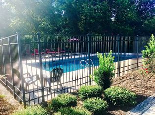 240 Stone Brook Dr, Gray, GA 31032