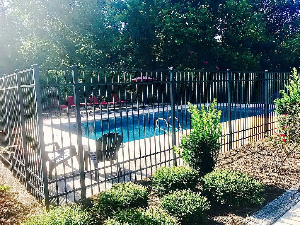 240 Stone Brook Dr photo 1