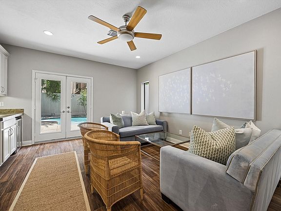 5th image of 512 Asbury St