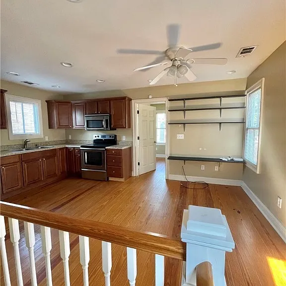 110 E Duffy St #CARRIAGE HOUSE — Photo 4