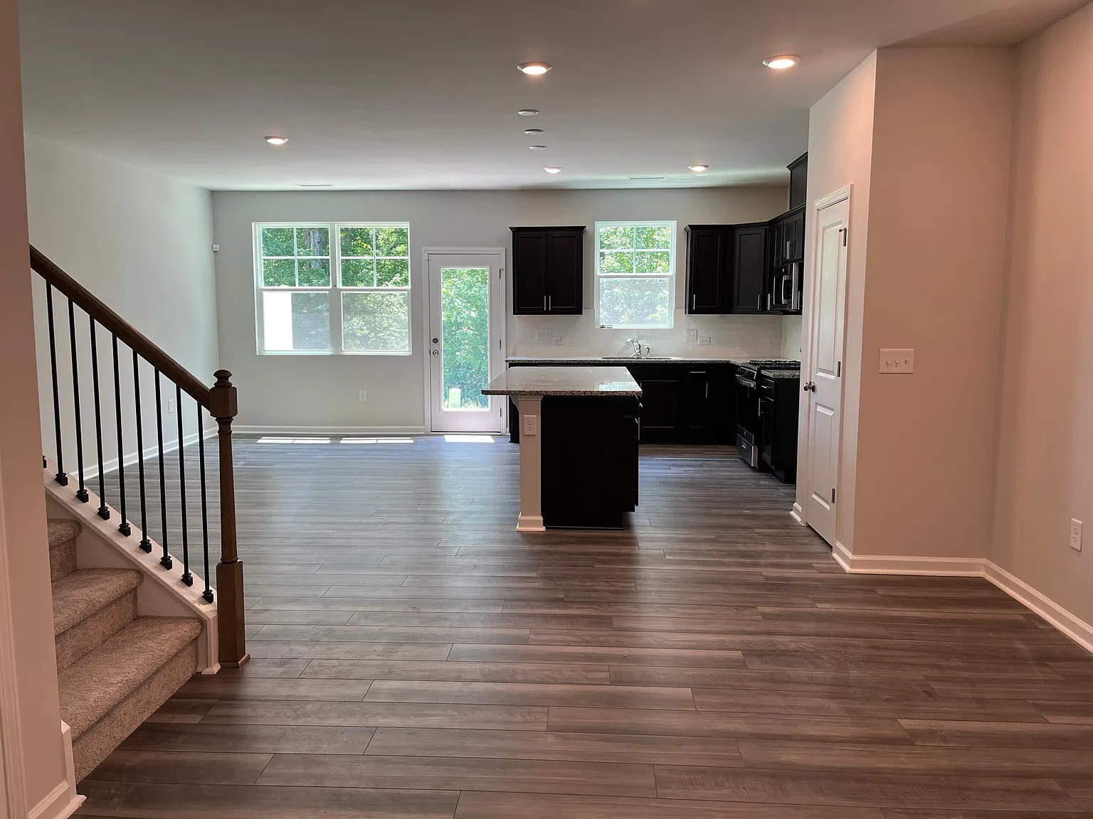 408 Hazy Hills Ln — Photo 4