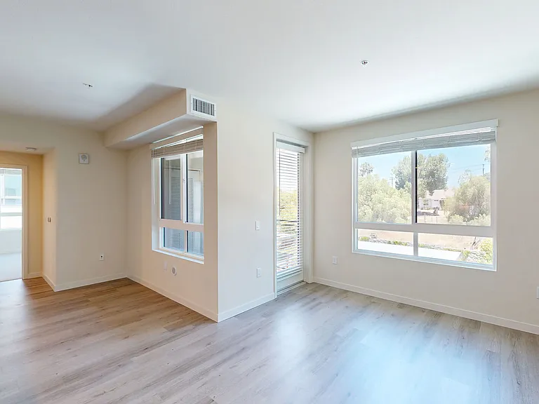North Grove — Photo 302