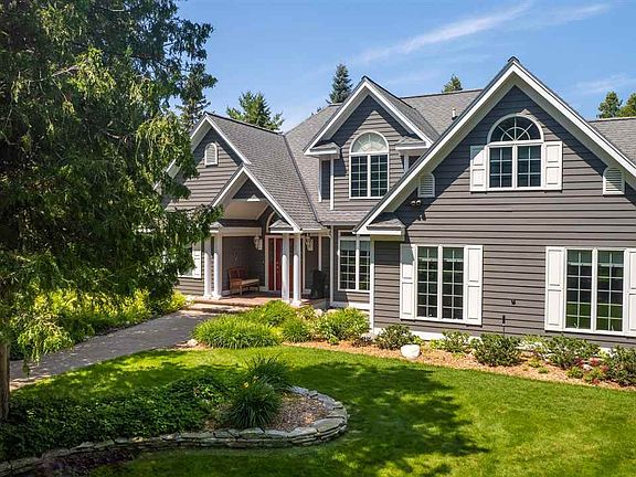 3rd image of 11655 Stonebridge Dr