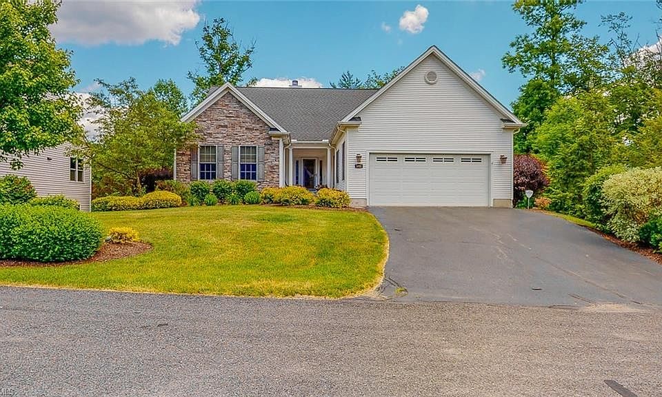 1st image of 543 Honeysuckle Ln