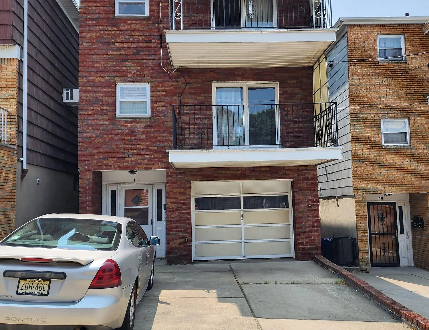 11 Reserve Ave — Photo 1
