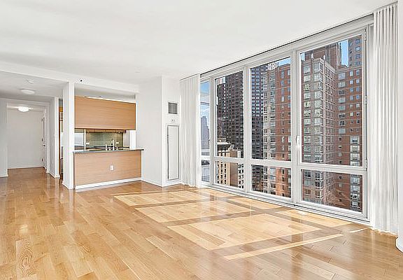 3rd image of 310 W 52nd St APT 17B