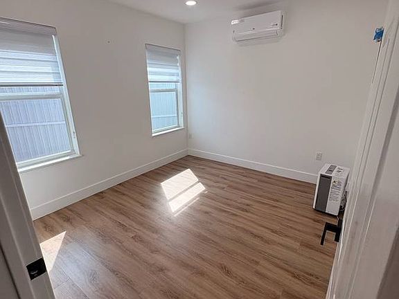 4th image of 11200 Bridle Ln