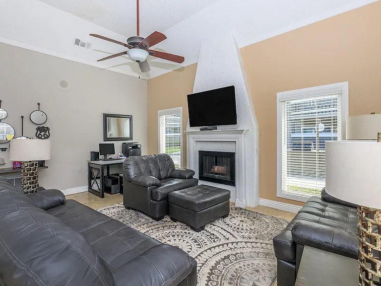 The Terrace Apartments — Photo 15