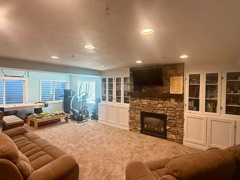 254 N Constitution Dr W — Photo 24