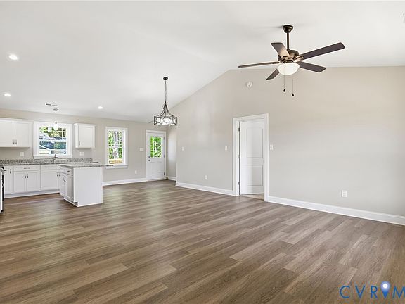 5th image of 17557 Hewlett Rd