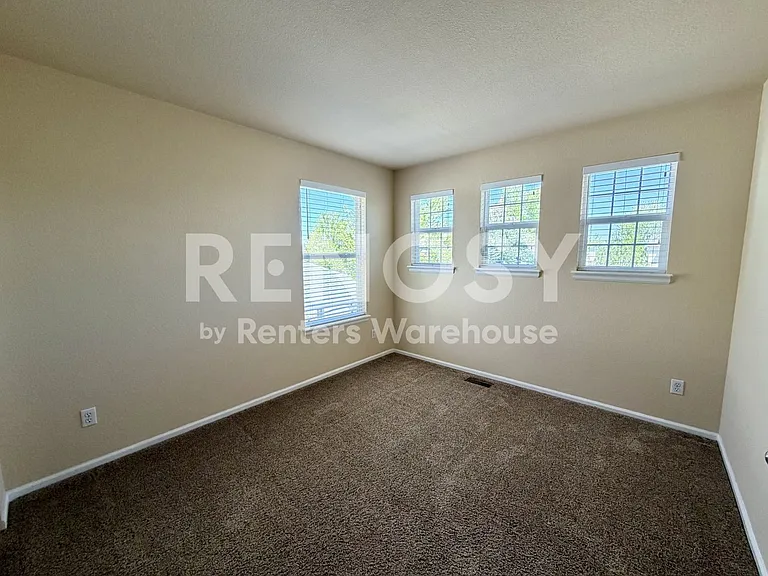 1467 S Haleyville Cir — Photo 23