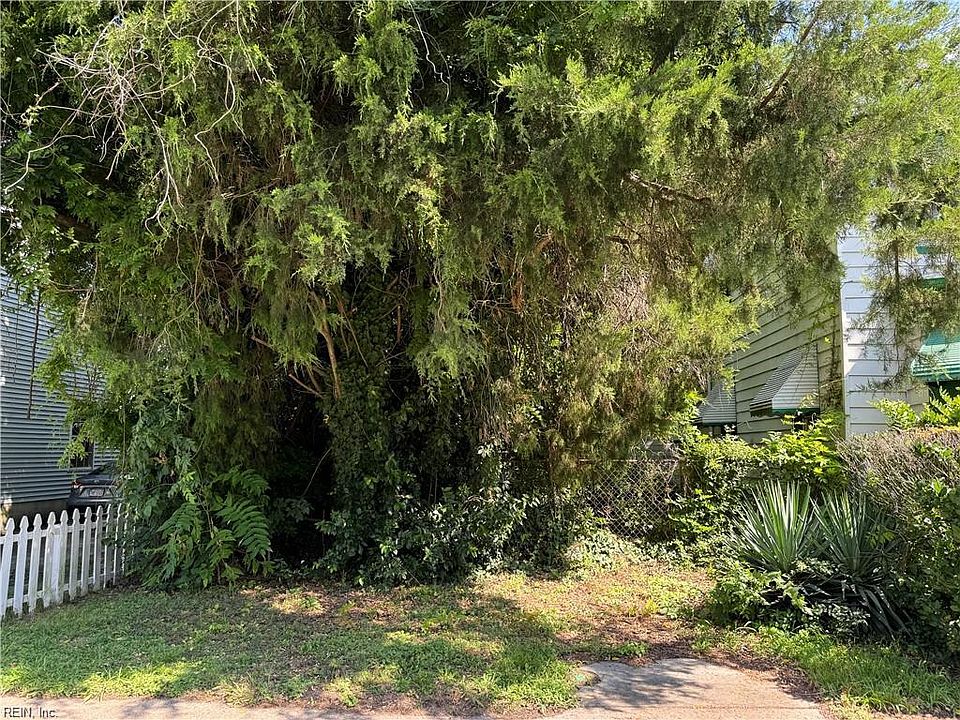 1st image of 716 C Ave