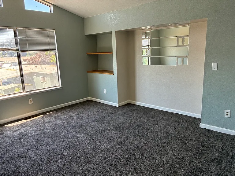 2814 Canyon Dr — Photo 15