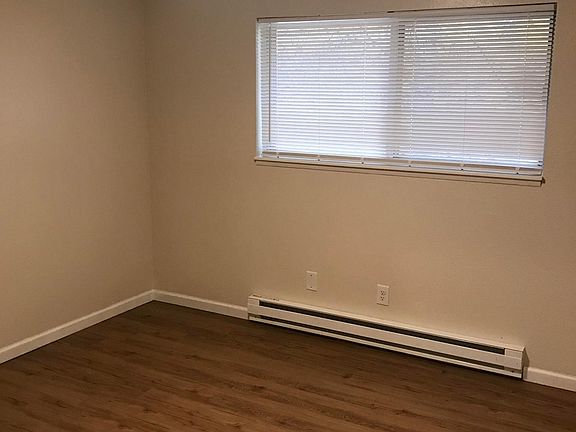 2nd image of 554 6th St #3