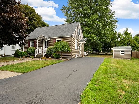 2nd image of 808 Massena Ave