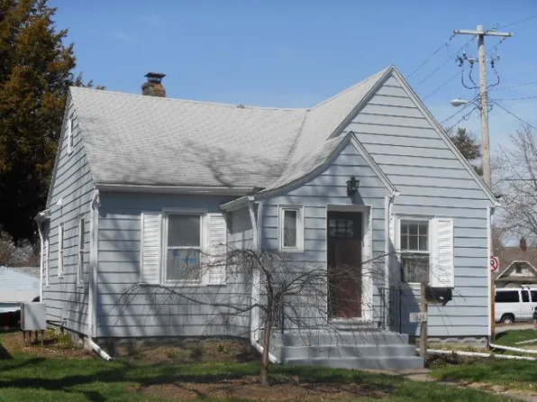 1324 W Pleasant St, Davenport, IA 52804