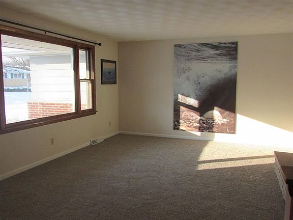 3rd image of 2808 N Millbrook Dr
