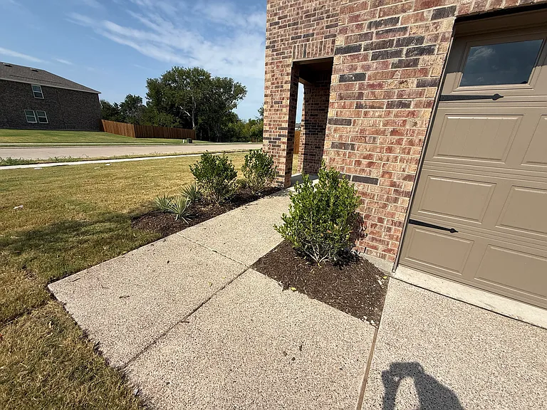 2201 Burnwood St — Photo 5