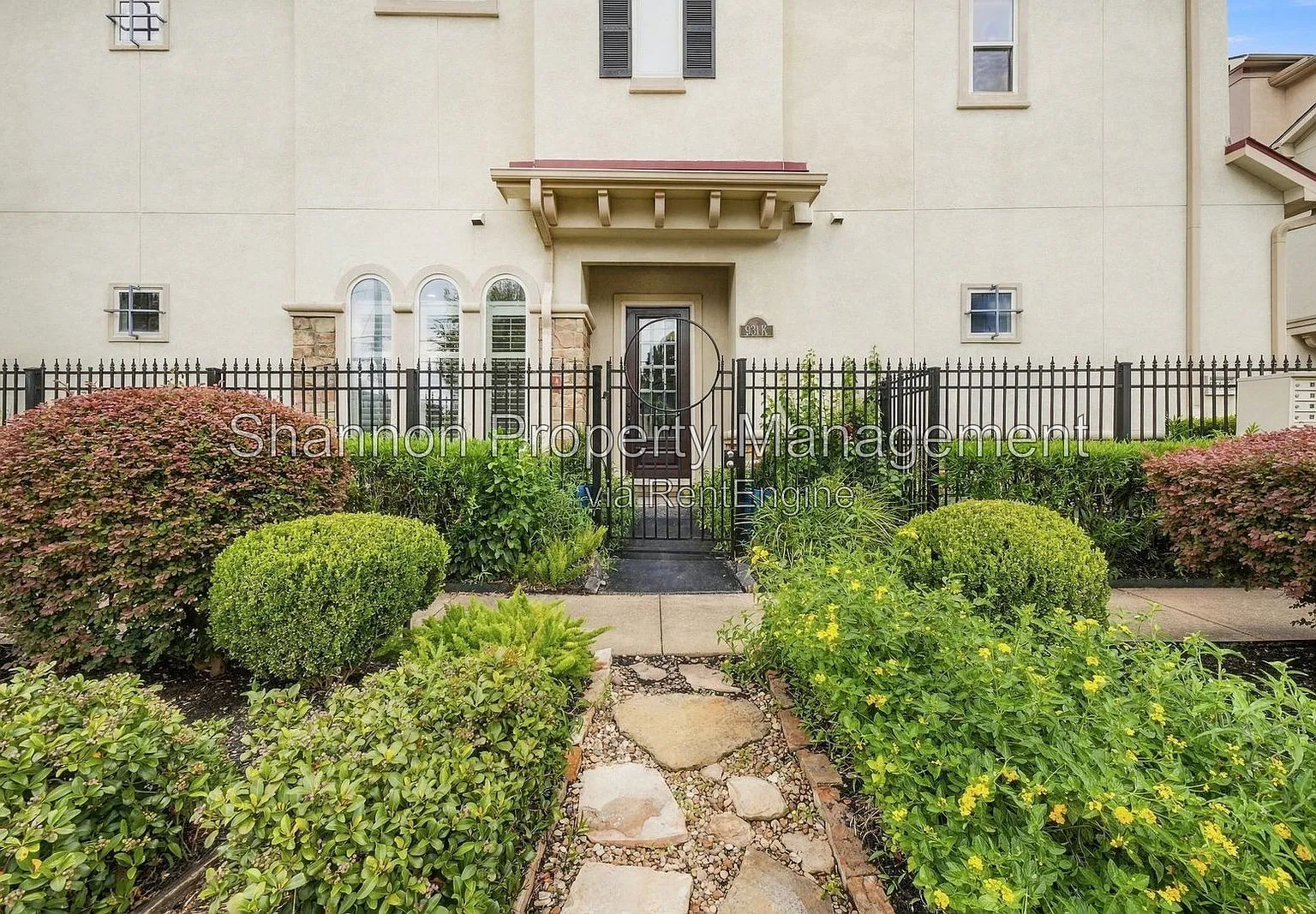 3 bed, 3.5 bath, 2279 sqft, $3,295 — Photo 2
