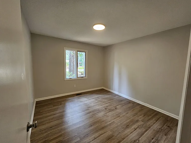 9 E Pine Ct — Photo 18