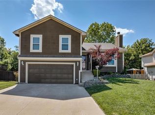 226 Huntsman Blvd, Raymore, MO 64083