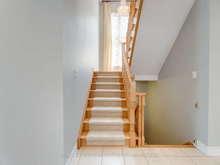 2481 Taylorwood Dr — Photo 25