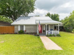 606 Wilkes St, Smithville, TX 78957