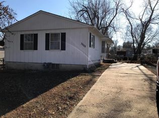 3505 SE 8th St, Topeka, KS 66607