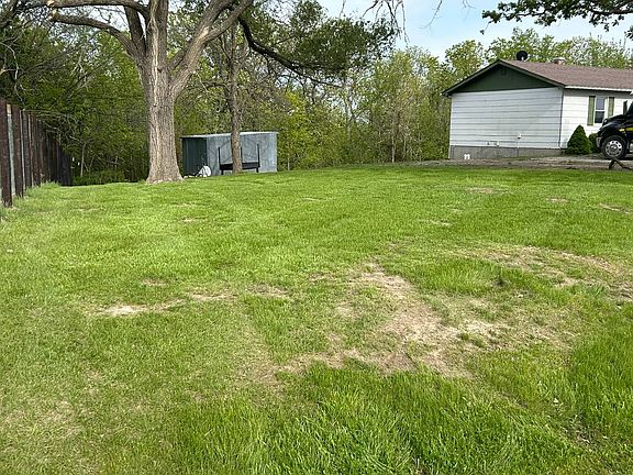 2nd image of 19700 Lakeview Rd