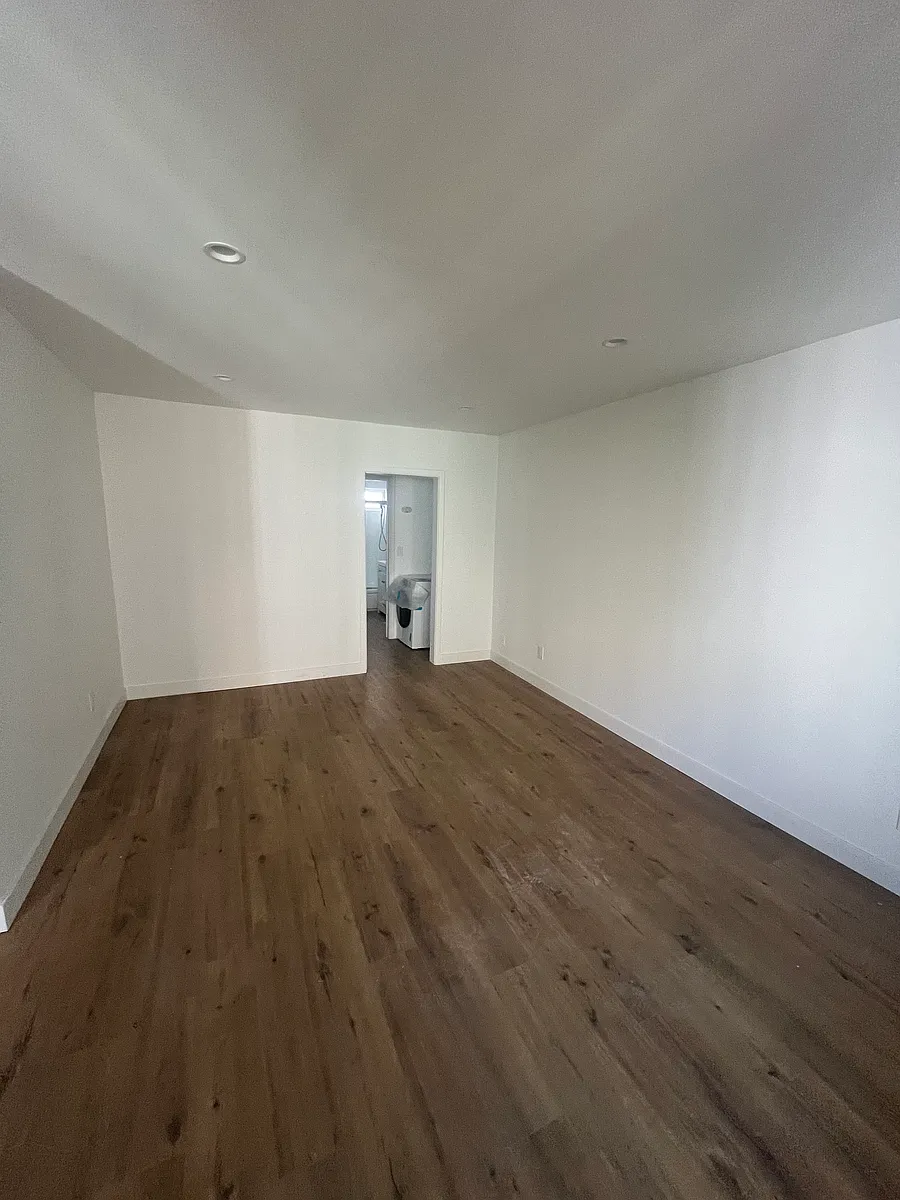 Building Photo - 5833 Gregory Ave #7