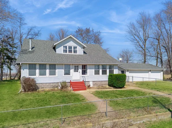 266 Hoover Hwy, Lowden, IA 52255