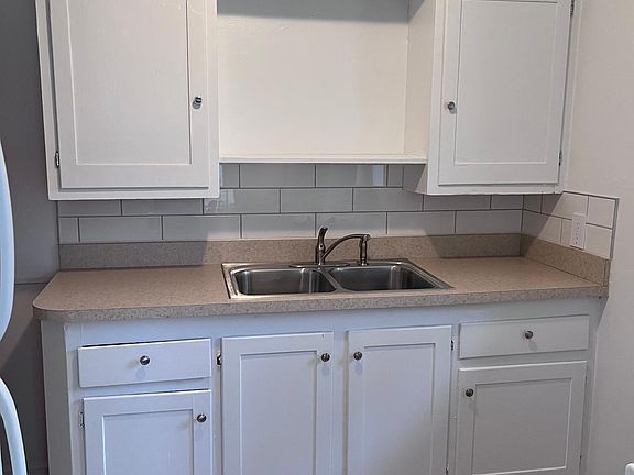 4th image of 2441 Grantwood Dr