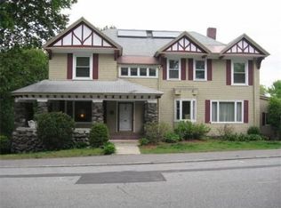 32 Fairview St, Lowell, MA 01852