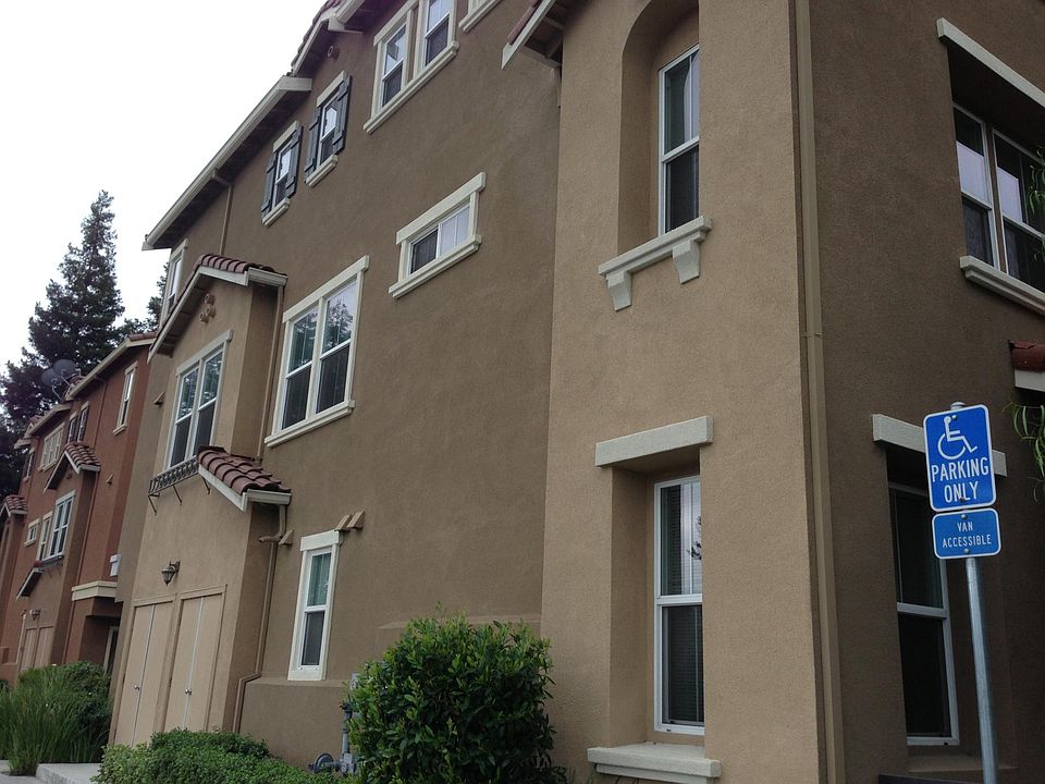 1st image of 2216 Beech Cir