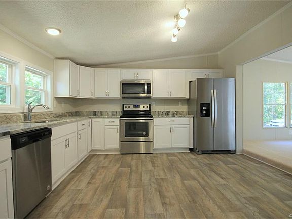 3rd image of 120 Foxbrook Ln