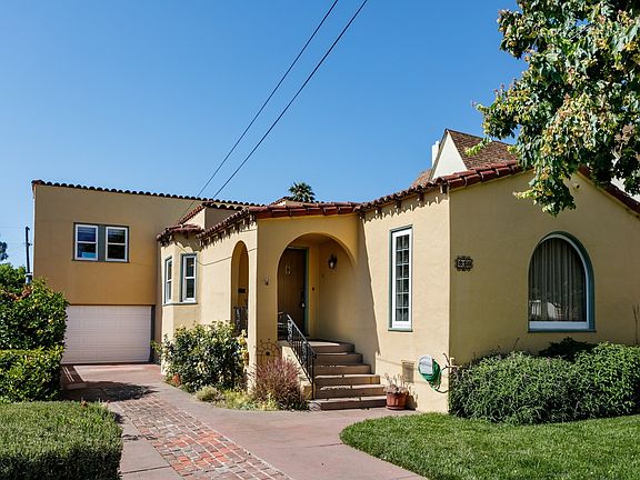 4th image of 818 Collier Dr