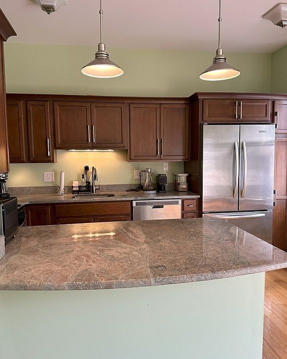 1st image of 9 N Pine St #4