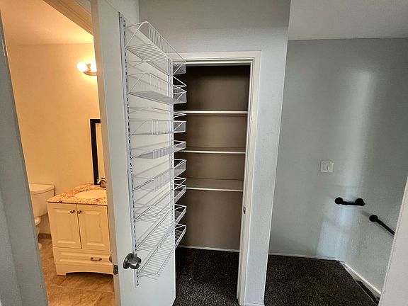 4th image of 1289 N Mollison Ave Unit A