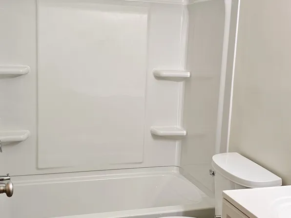 419 W Shiawassee St APT 1, Lansing, MI 48933