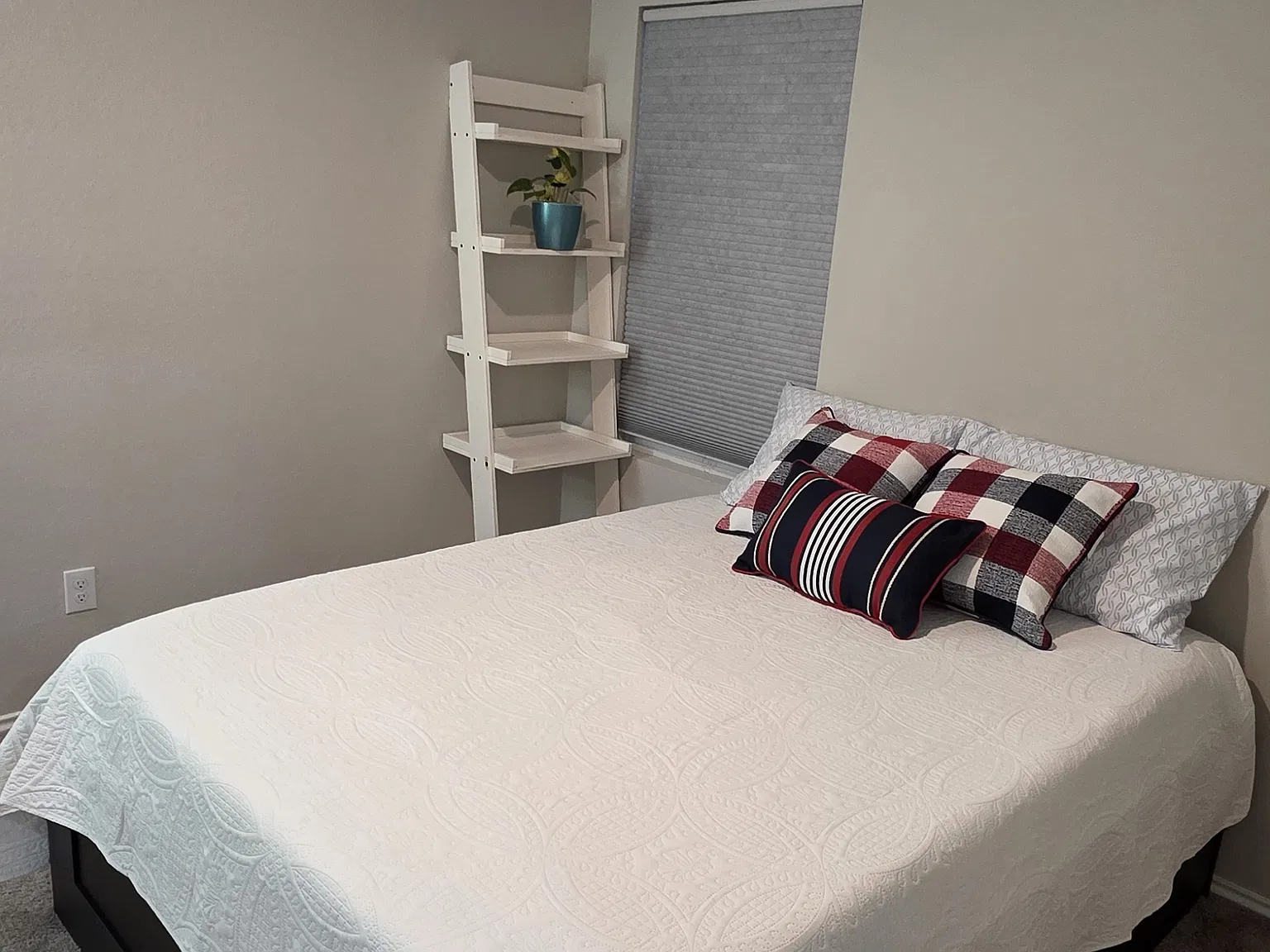 3 bed, 1440 sqft, $1,900 — Photo 2