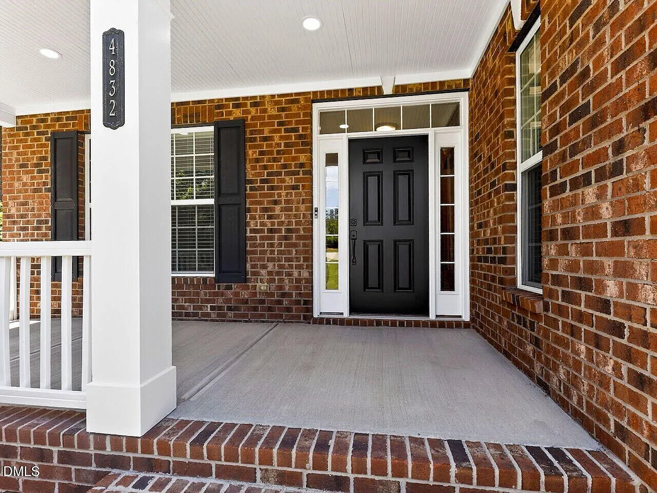 4 bed, 3.5 bath, 4092 sqft, $3,900 — Photo 3